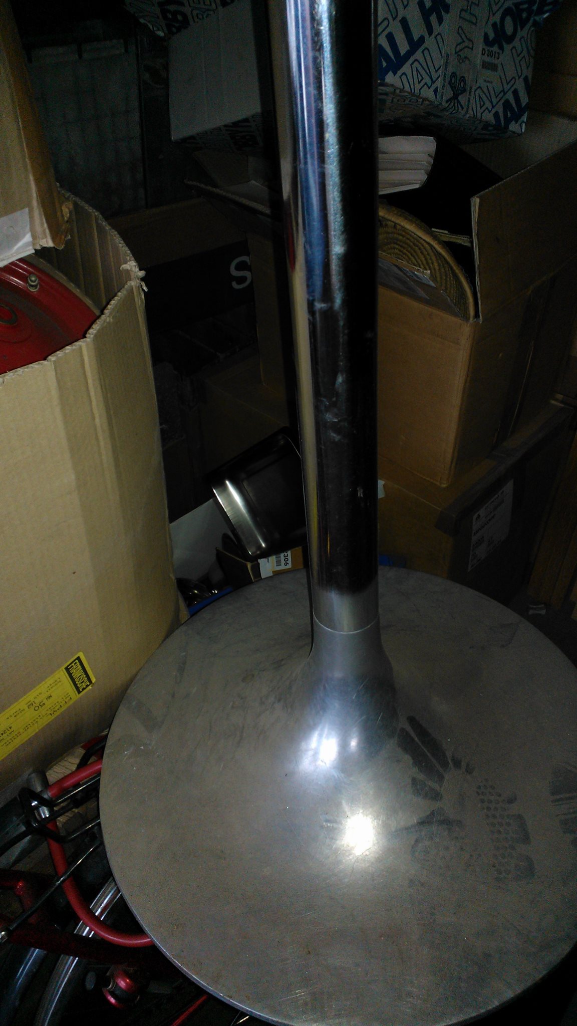 Alumiininen pöydänjalka. TARJOA!